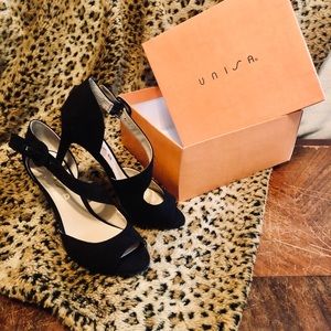 Unisa, Unmarata Black Strapped Heels